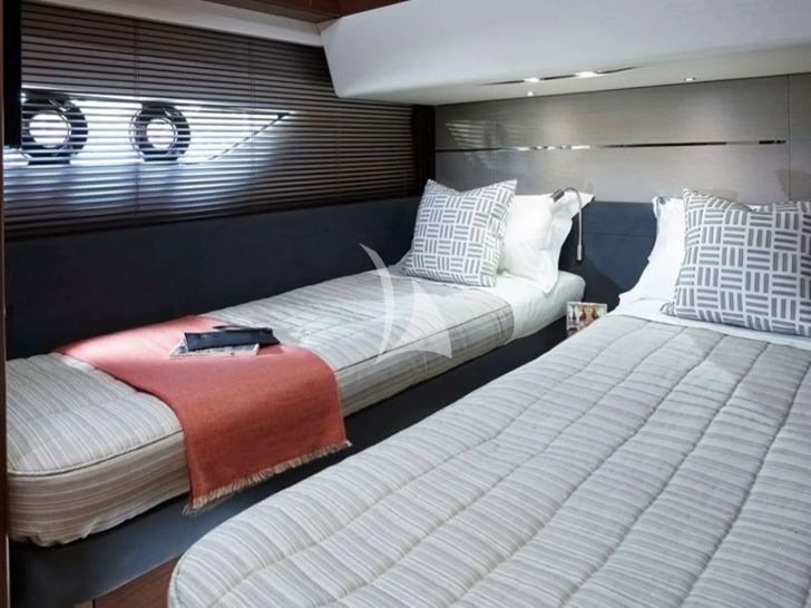 FAR&AWAY Princess 66 - twin cabin FAR&AWAY Princess 66 - twin cabin