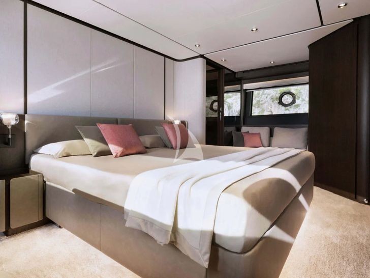 FAST Ferretti Yachts 860 - VIP cabin 1 FAST Ferretti Yachts 860 - VIP cabin 1