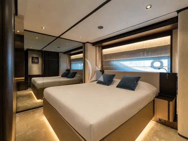 FAST Ferretti 860 - VIP cabin 1 FAST Ferretti 860 - VIP cabin 1