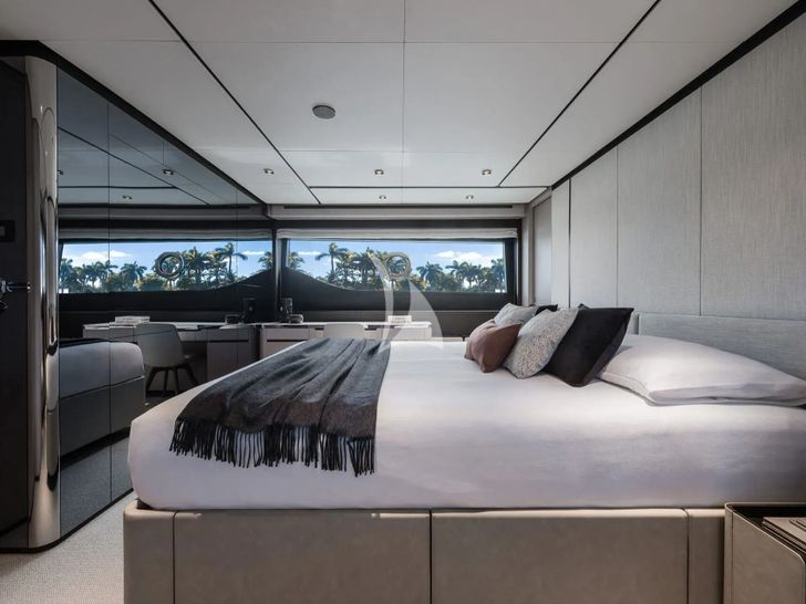 FAST Ferretti Yachts 860 - VIP cabin 2 FAST Ferretti Yachts 860 - VIP cabin 2