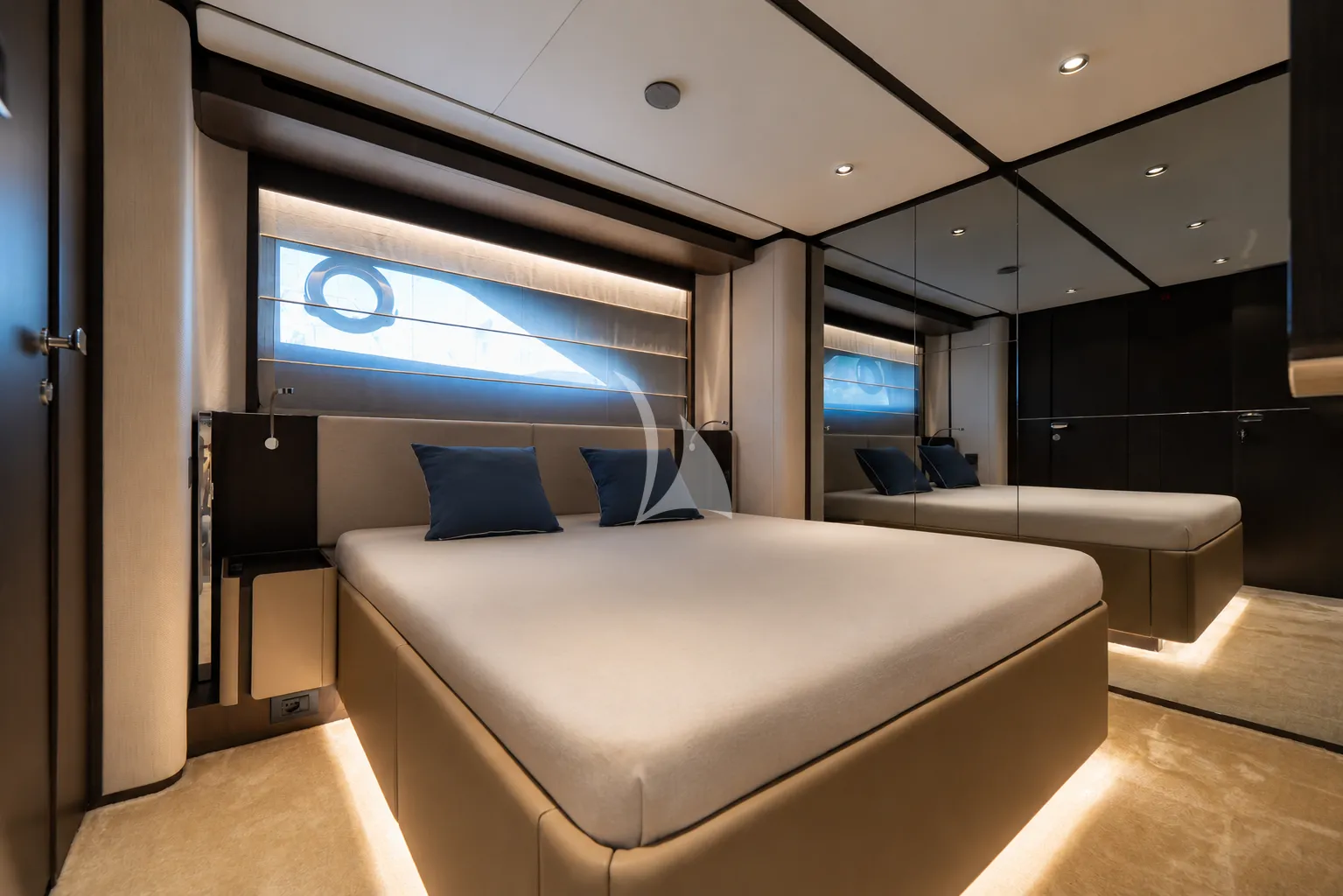Charter Yacht FAST - Ferretti 860 - 4 Cabins - Olbia - Porto Cervo - La Maddalena - Sardinia - Italy