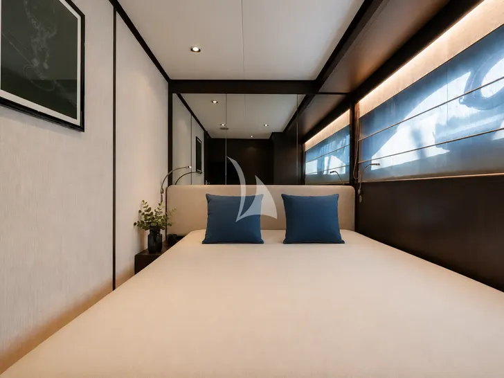 FAST Ferretti 860 - convertible cabin FAST Ferretti 860 - convertible cabin