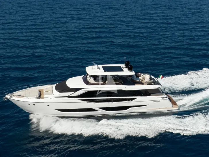 FAST Ferretti 860 - cruising FAST Ferretti 860 - cruising