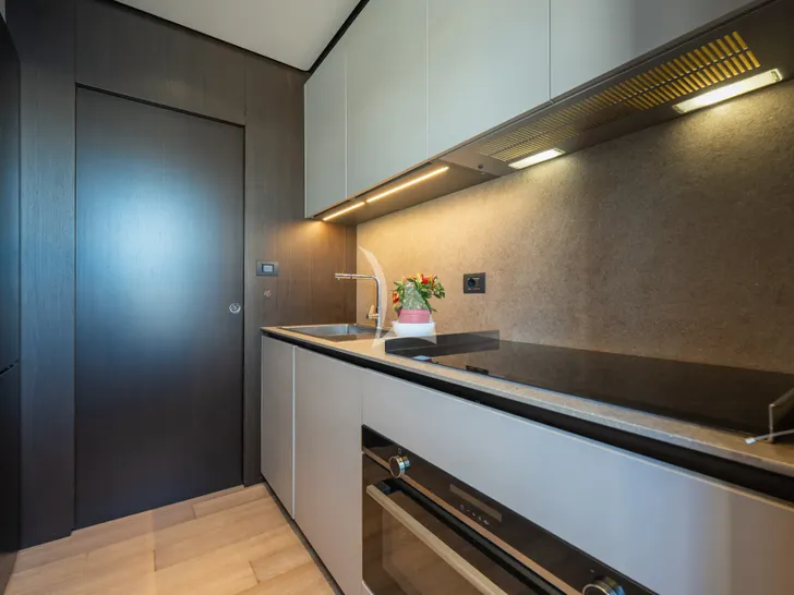 FAST Ferretti 860 - galley FAST Ferretti 860 - galley