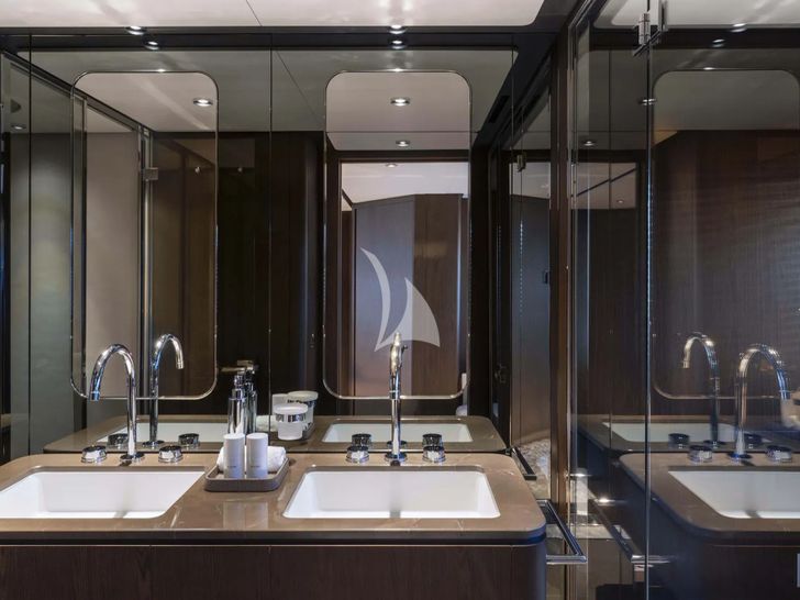 FAST Ferretti Yachts 860 - master cabin bathroom FAST Ferretti Yachts 860 - master cabin bathroom