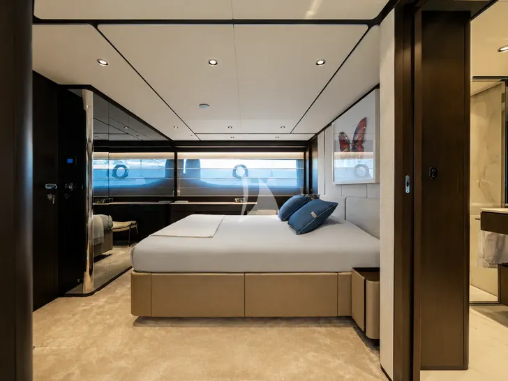 FAST Ferretti 860 - master cabin FAST Ferretti 860 - master cabin