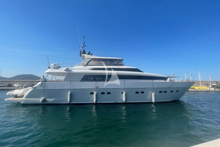 Charter Yacht FASTER - Sanlorenzo 88 - 4 Cabins - St Tropez - Cannes - Nice - Antibes - French Riviera -