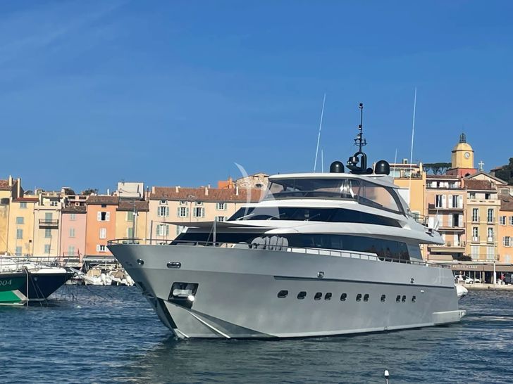 FASTER Sanlorenzo 88 - bow view FASTER Sanlorenzo 88 - bow view