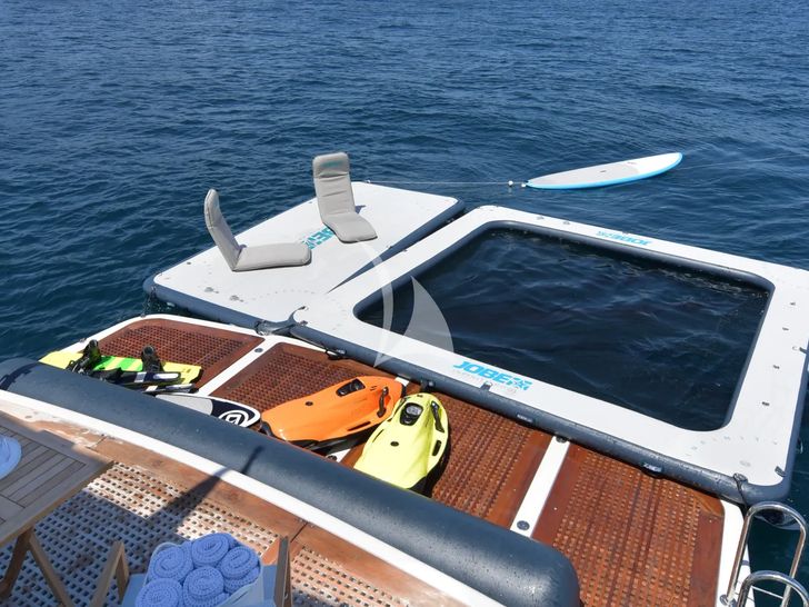 FASTER Sanlorenzo 88 - water toys FASTER Sanlorenzo 88 - water toys