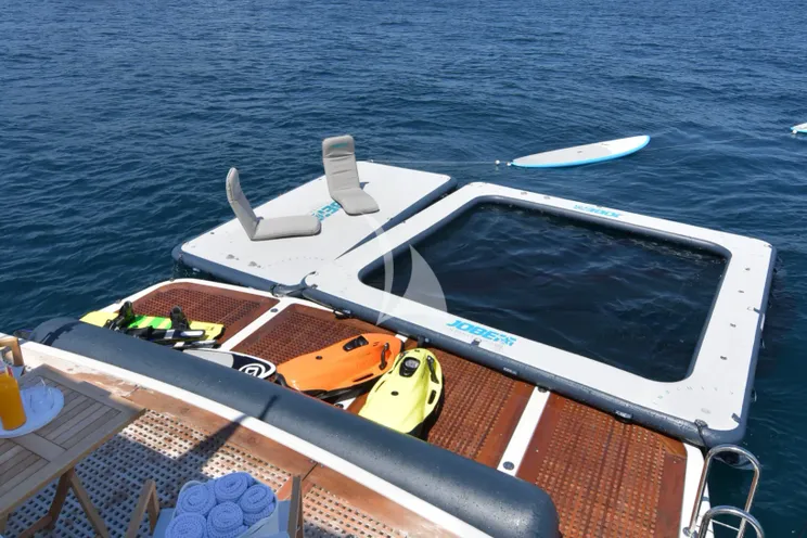 Charter Yacht FASTER - Sanlorenzo 88 - 4 Cabins - St Tropez - Cannes - Nice - Antibes - French Riviera -