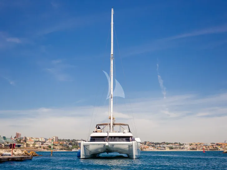 FEEL THE BLUE Sunreef 60 - anchored bow view FEEL THE BLUE Sunreef 60 - anchored bow view