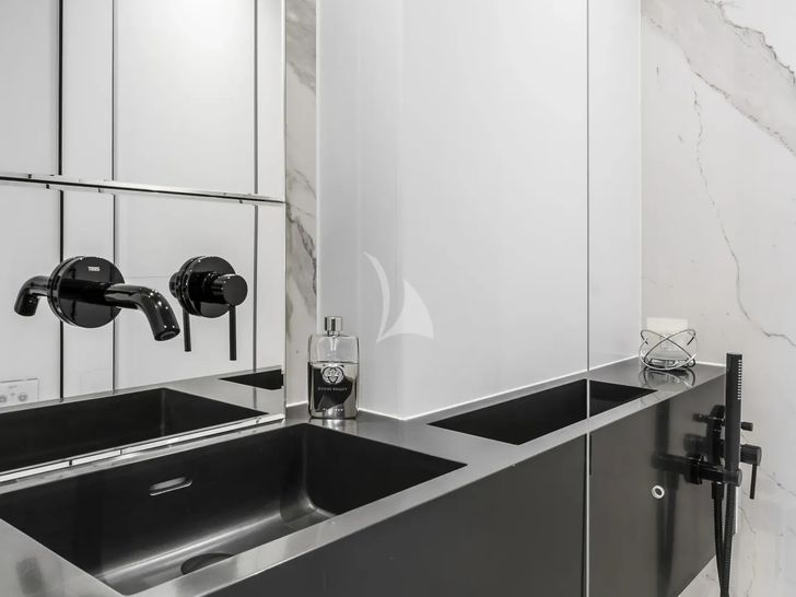 FEEL THE BLUE Sunreef 60 - cabin lavatory FEEL THE BLUE Sunreef 60 - cabin lavatory