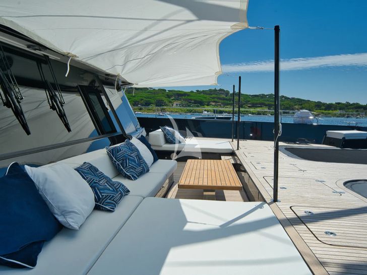 FELICITA Sunreef 80 - foredeck lounge and bronzing area FELICITA Sunreef 80 - foredeck lounge and bronzing area