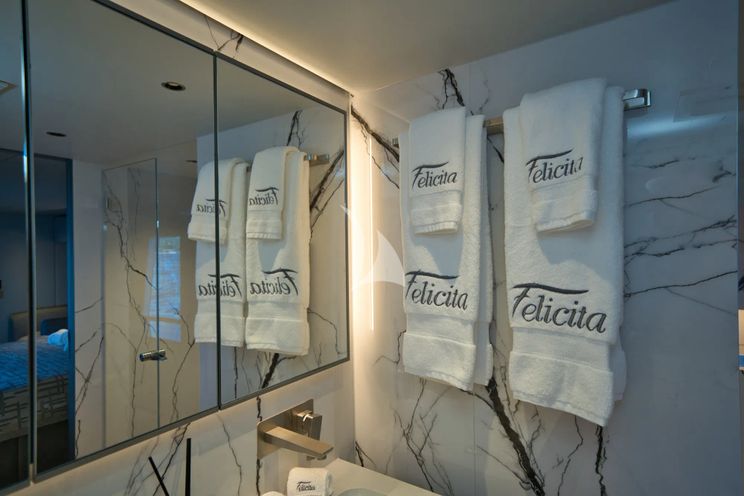 Charter Yacht FELICITA - Sunreef 80 - 5 Cabins - Cannes - Monaco - St. Tropez - French Riviera