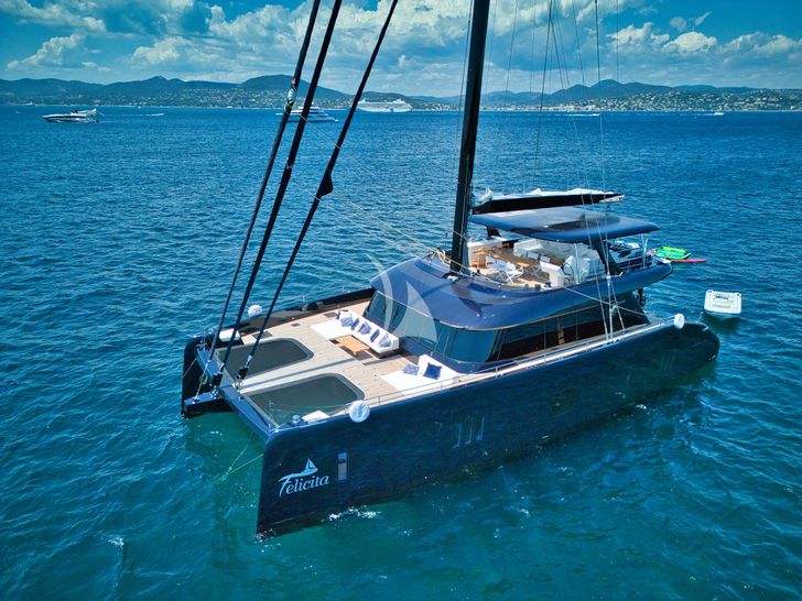 FELICITA Sunreef 80 - profile FELICITA Sunreef 80 - profile