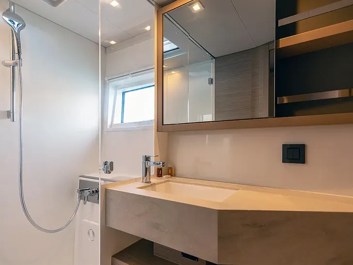 FELIX Lagoon 46 - cabin 2 bathroom FELIX Lagoon 46 - cabin 2 bathroom