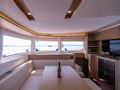 FELIX Lagoon 46 - saloon seating and TV FELIX Lagoon 46 - saloon seating and TV