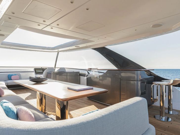 FIRST HORIZON Azimut Grande 26M - sundeck dining lounge FIRST HORIZON Azimut Grande 26M - sundeck dining lounge
