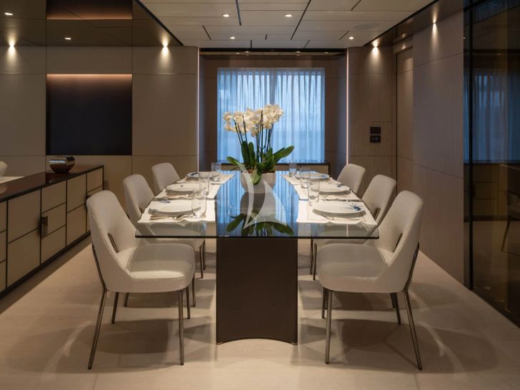 FIFI Custom Line Navetta 33 - main dining area FIFI Custom Line Navetta 33 - main dining area