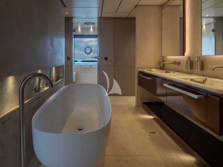 FIFI Custom Line Navetta 33 - master cabin bathroom FIFI Custom Line Navetta 33 - master cabin bathroom