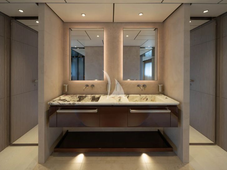FIFI Custom Line Navetta 33 - master cabin vanity FIFI Custom Line Navetta 33 - master cabin vanity
