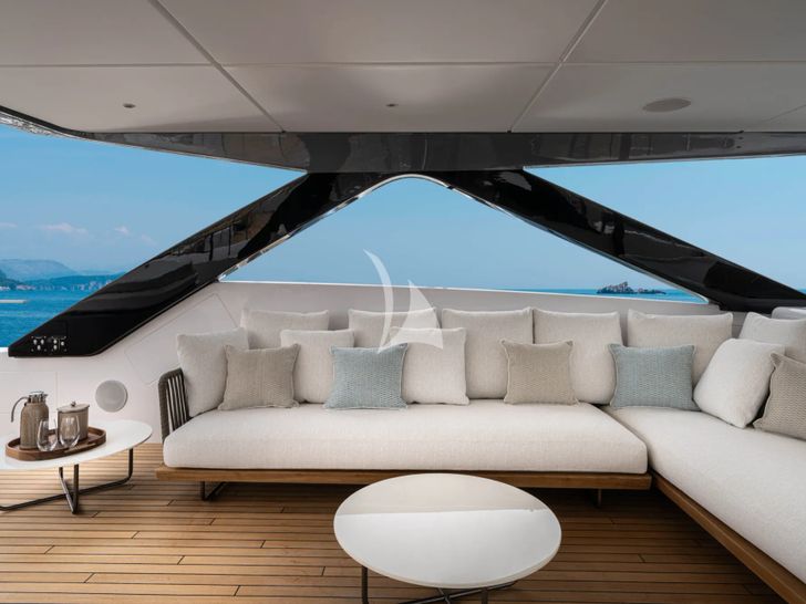 FIFI Custom Line Navetta 33 - sun deck seating FIFI Custom Line Navetta 33 - sun deck seating