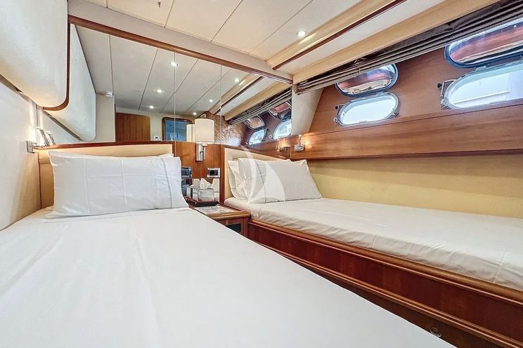 Charter Yacht FIGI - Couach 2800 Long Range - 4 Cabins - St Tropez - Cannes - Antibes - Nice - Monaco - French Riviera