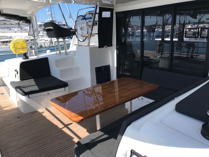 FIND US Lagoon 42 - aft deck FIND US Lagoon 42 - aft deck