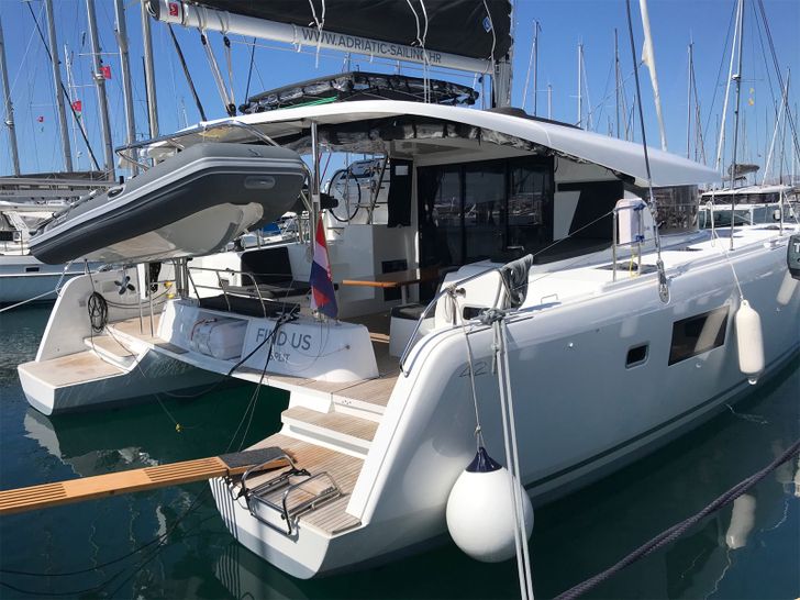 FIND US Lagoon 42 - profile FIND US Lagoon 42 - profile