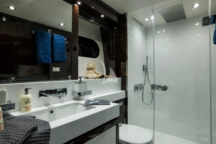 Charter Yacht FLEUR - Sunseeker 116 - 5 Cabins - Cannes - Monaco - St. Tropez - French Riviera