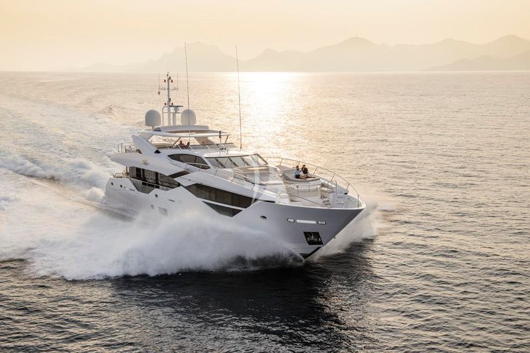 Charter Yacht FLEUR - Sunseeker 116 - 5 Cabins - Cannes - Monaco - St. Tropez - French Riviera