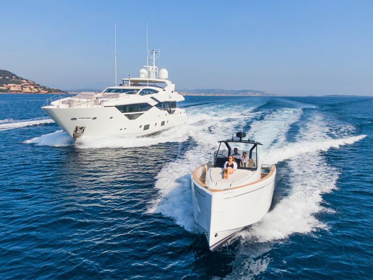 FLEUR Sunseeker 116 - cruising with the tender FLEUR Sunseeker 116 - cruising with the tender