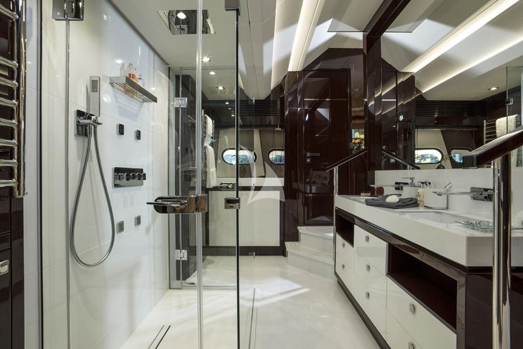 Charter Yacht FLEUR - Sunseeker 116 - 5 Cabins - Cannes - Monaco - St. Tropez - French Riviera