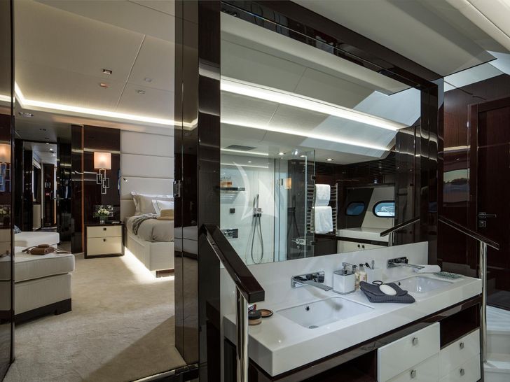 FLEUR Sunseeker 116 - master cabin bathroom FLEUR Sunseeker 116 - master cabin bathroom