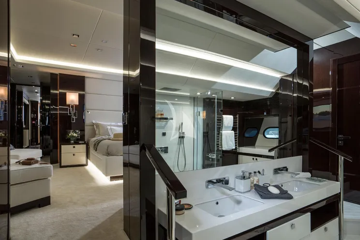 Charter Yacht FLEUR - Sunseeker 116 - 5 Cabins - Cannes - Monaco - St. Tropez - French Riviera