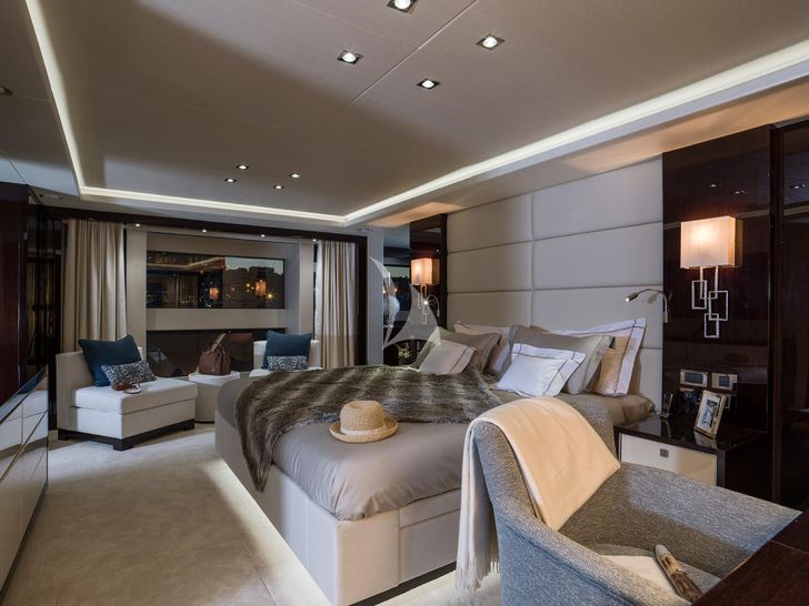 FLEUR Sunseeker 116 - master cabin FLEUR Sunseeker 116 - master cabin