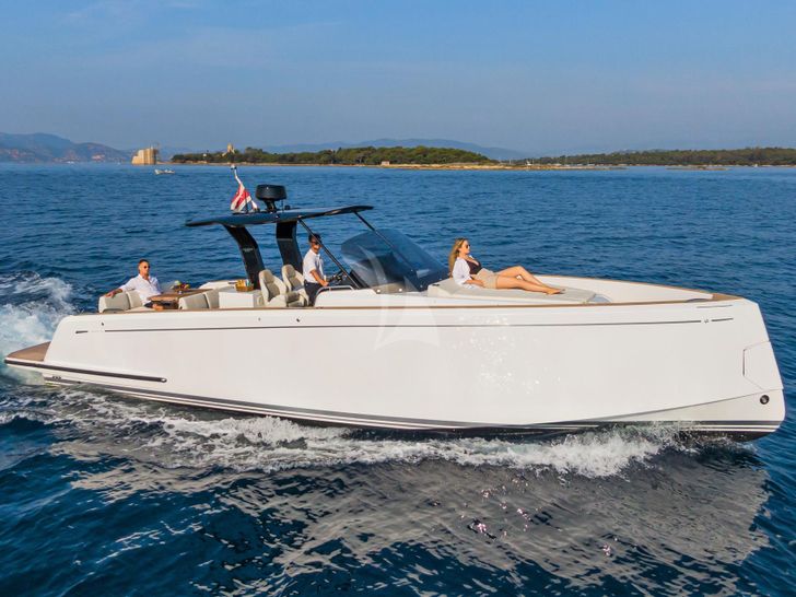 FLEUR Sunseeker 116 - tender FLEUR Sunseeker 116 - tender