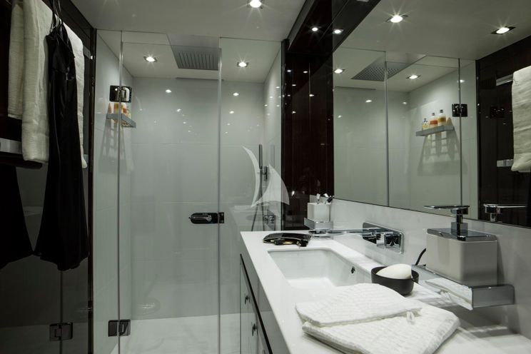 Charter Yacht FLEUR - Sunseeker 116 - 5 Cabins - Cannes - Monaco - St. Tropez - French Riviera