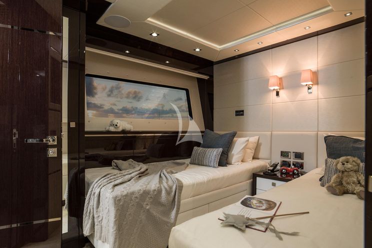 Charter Yacht FLEUR - Sunseeker 116 - 5 Cabins - Cannes - Monaco - St. Tropez - French Riviera
