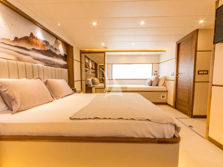 FLOKI Custom 78 Motor Yacht - VIP cabin 1 with extra single bed FLOKI Custom 78 Motor Yacht - VIP cabin 1 with extra single bed
