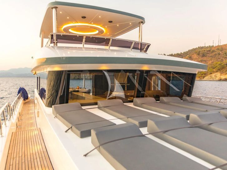 FLOKI Custom 78 Motor Yacht - foredeck sun beds FLOKI Custom 78 Motor Yacht - foredeck sun beds
