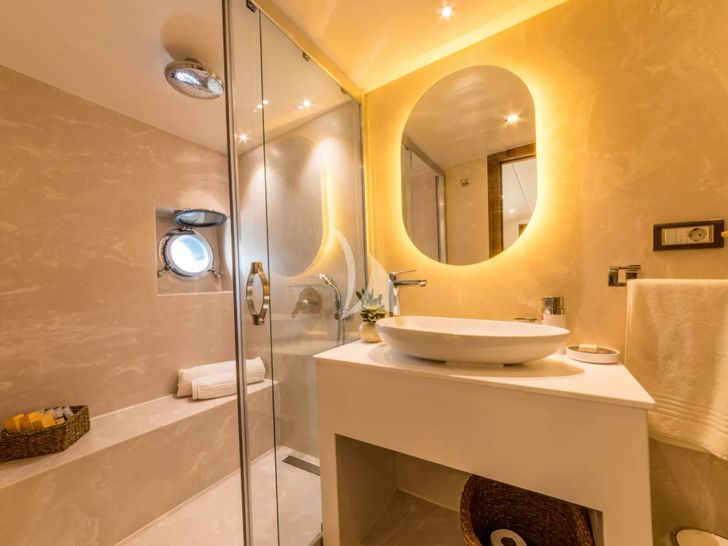 FLOKI Custom 78 Motor Yacht - master cabin bathroom FLOKI Custom 78 Motor Yacht - master cabin bathroom