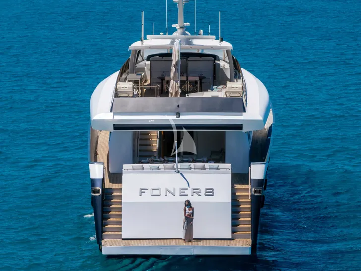 FONERS Izar 43m - aft view FONERS Izar 43m - aft view