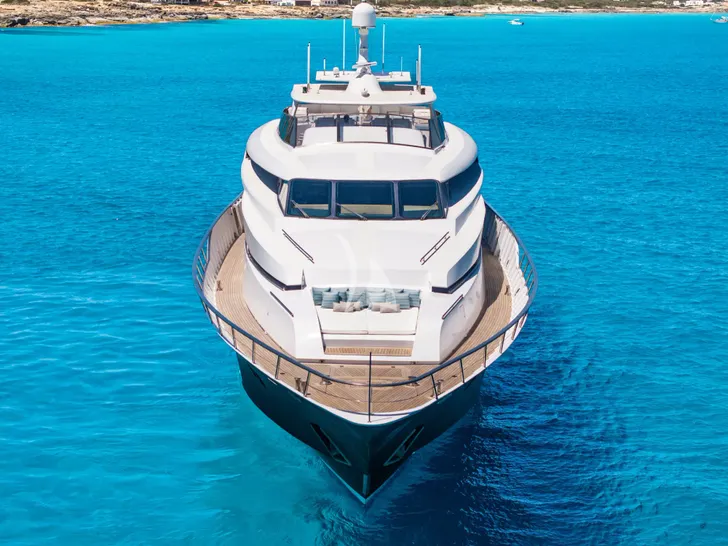 FONERS Izar 43m - bow view FONERS Izar 43m - bow view