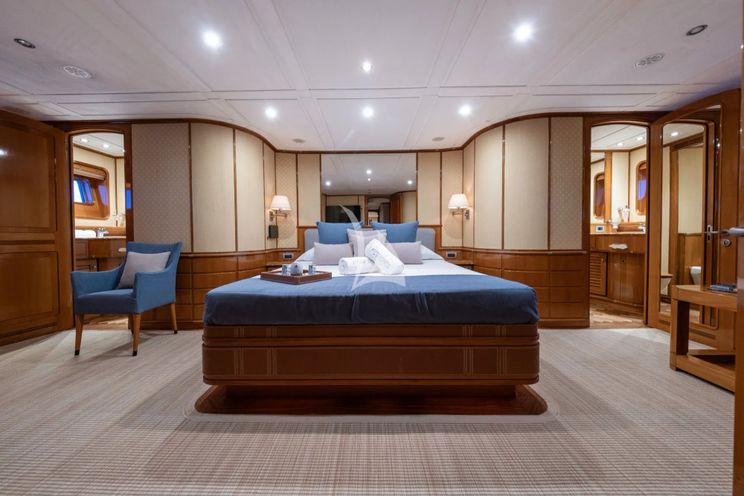 Charter Yacht FONERS - Izar 43m - 5 Cabins - Ibiza - Palma - Mallorca - Balearics - Spain