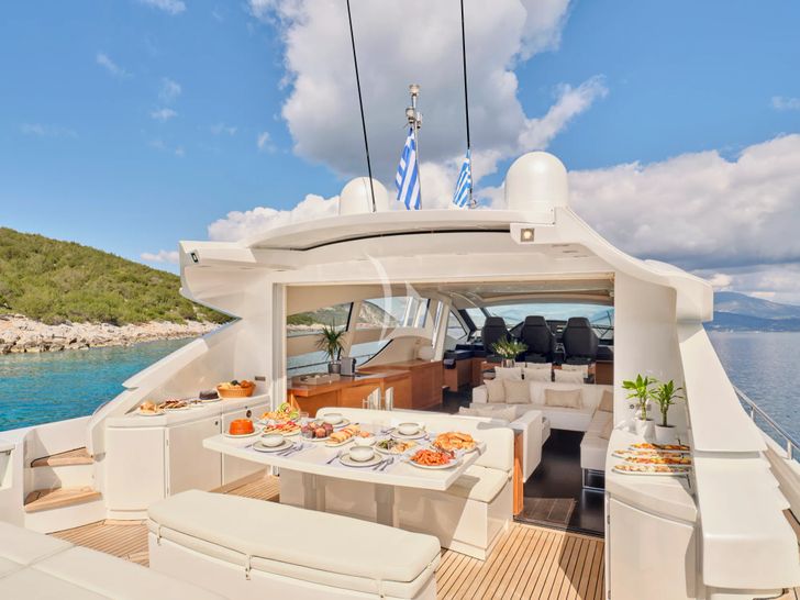 FOR EVER Pershing 80 - aft deck other view FOR EVER Pershing 80 - aft deck other view
