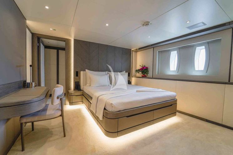 Charter Yacht FORTUNA - CMB 47 - 5 Cabins - Cannes - Monaco - St. Tropez - French Riviera