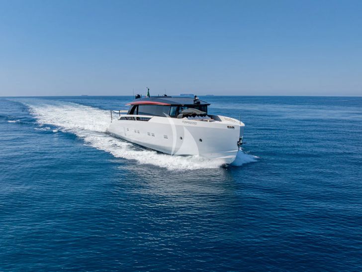 FORZA QUIETA Sanlorenzo SP92 - cruising across the waterline FORZA QUIETA Sanlorenzo SP92 - cruising across the waterline