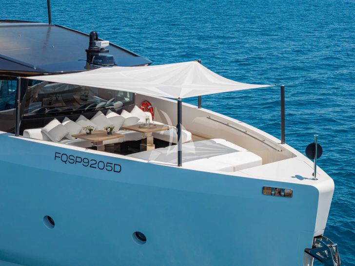 FORZA QUIETA Sanlorenzo SP92 - foredeck FORZA QUIETA Sanlorenzo SP92 - foredeck