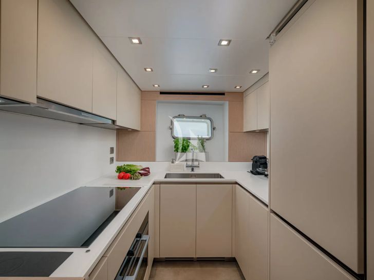 FORZA QUIETA Sanlorenzo SP92 - galley FORZA QUIETA Sanlorenzo SP92 - galley